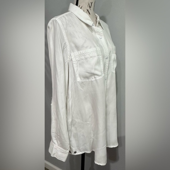 🤍Intro Women’s White Long Sleeve Button-Up Shirt - Size M (NWT)🤍 - Picture 4 of 10